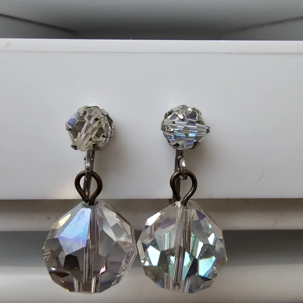 Vintage 1950s Aurora Borealis Crystal Drop Clip-On Earrings Iridescent AB Glass